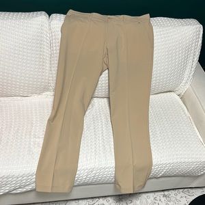 Men’s golf pants. 38X34. Excellent condition. J Lindenberg